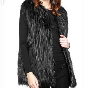NWT IVANKA TRUMP FAUX FUR VEST SIZE‎ XS